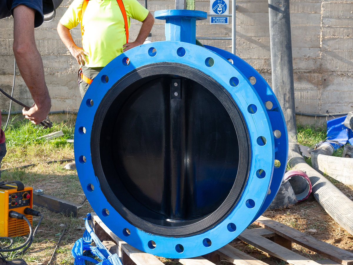 Canvi de vàlvules a l'ETAP del Llobregat